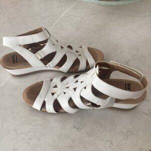 EARTH Women’s comfortable White leather Sandals with Velcro closure